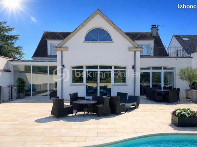Maison 6 pièces 239 m²