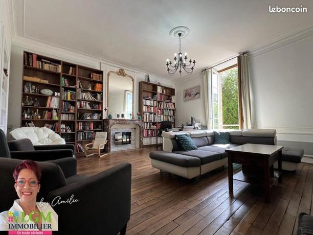 Maison 6 pièces 230 m²