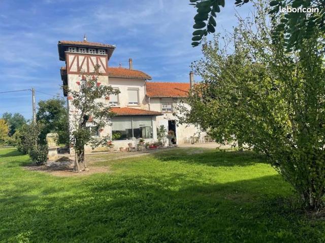 Maison 6 pièces 230 m²