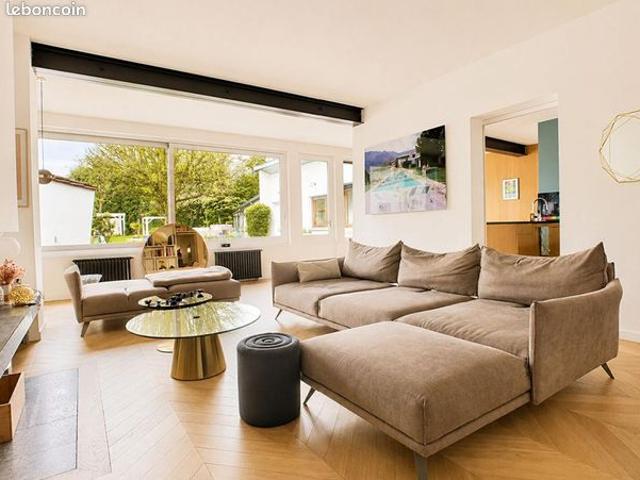 Maison 6 pièces 230 m²