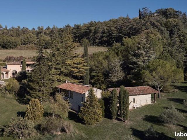 Maison 6 pièces 230 m²
