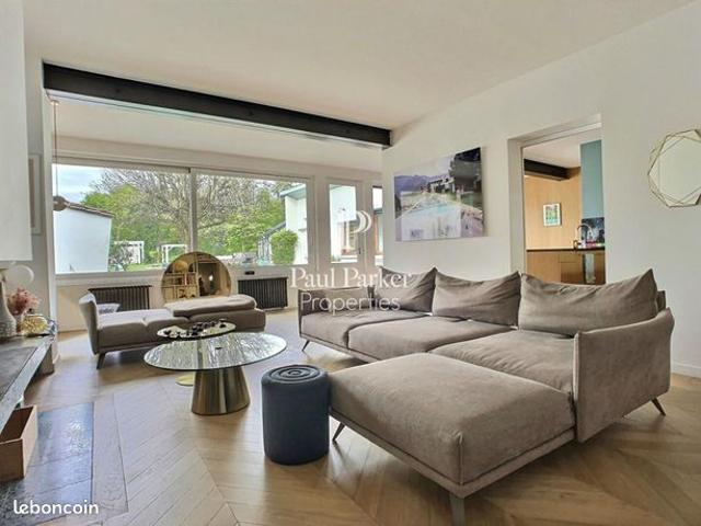 Maison 6 pièces 230 m²