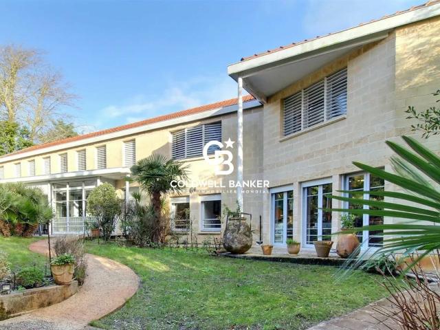 Maison 6 pièces 230 m²