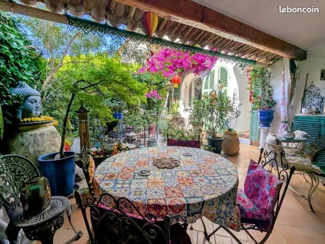 Maison 6 pièces 230 m²