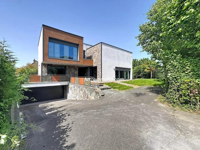 Maison 6 pièces 230 m²