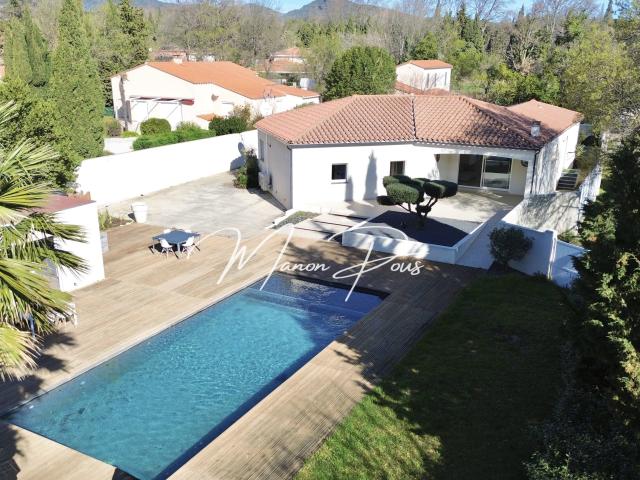Maison 7 pièces 230 m²