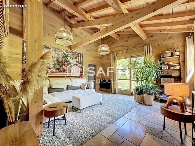 Maison 6 pièces 230 m²