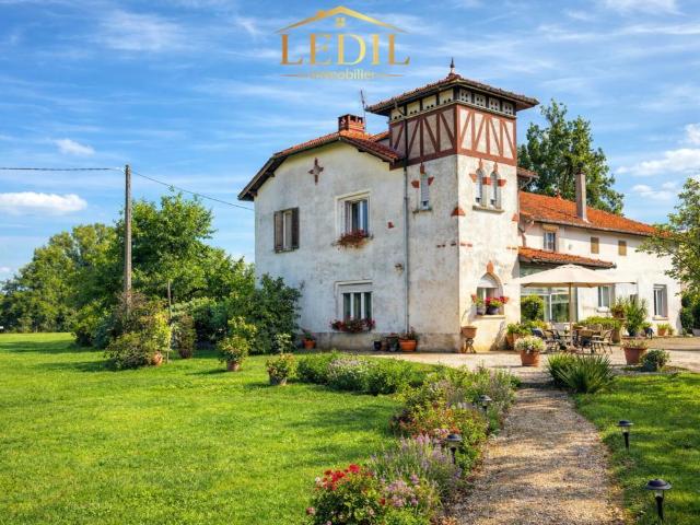 Maison 6 pièces 230 m²