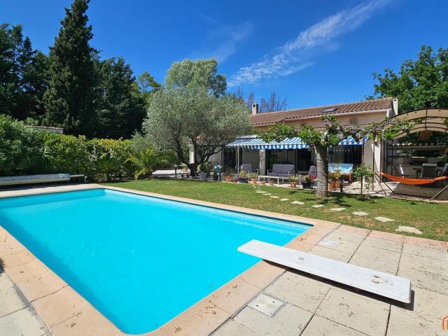 Maison 6 pièces 230 m²