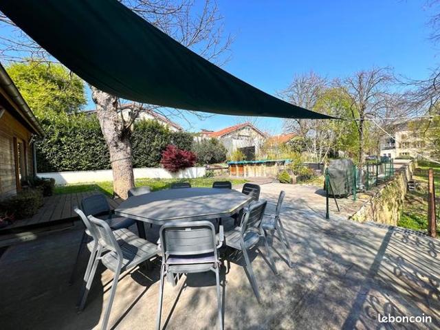 Maison 6 pièces 230 m²
