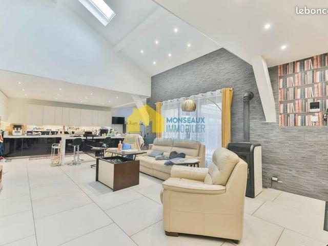 Maison 6 pièces 230 m²