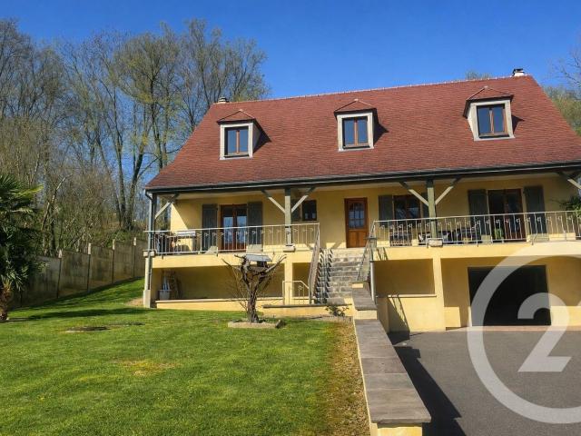 Maison 6 pièces 230 m²