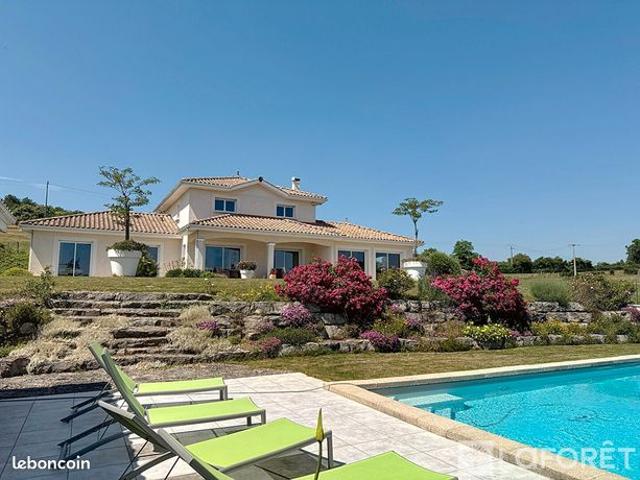 Maison 6 pièces 230 m²