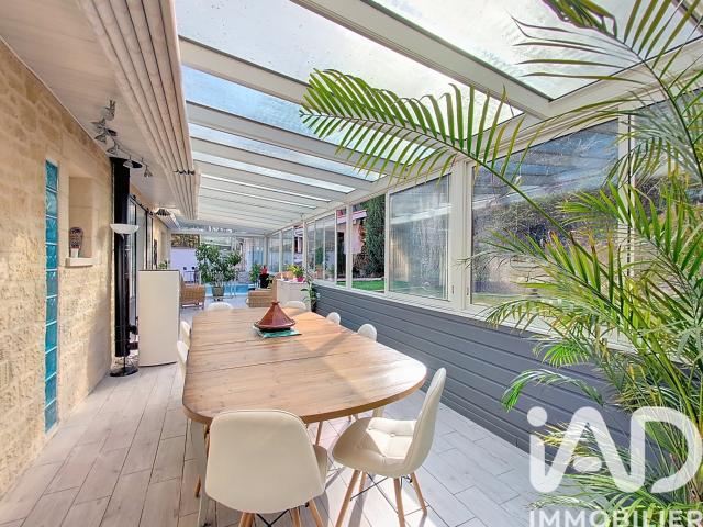 Maison 6 pièces 230 m²