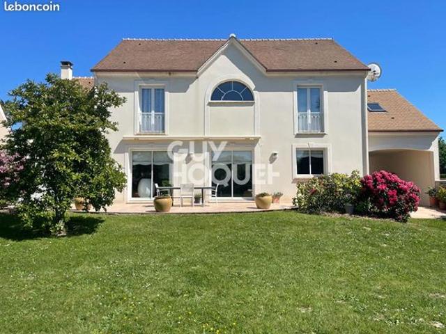 Maison 6 pièces 230 m²