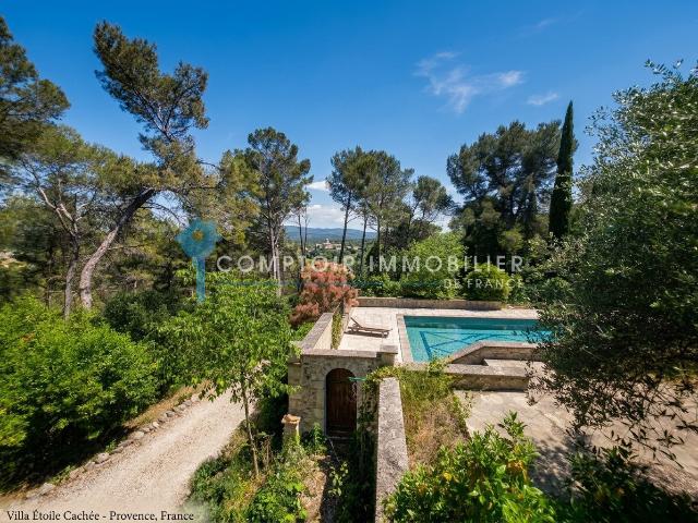 Maison 6 pièces 230 m²