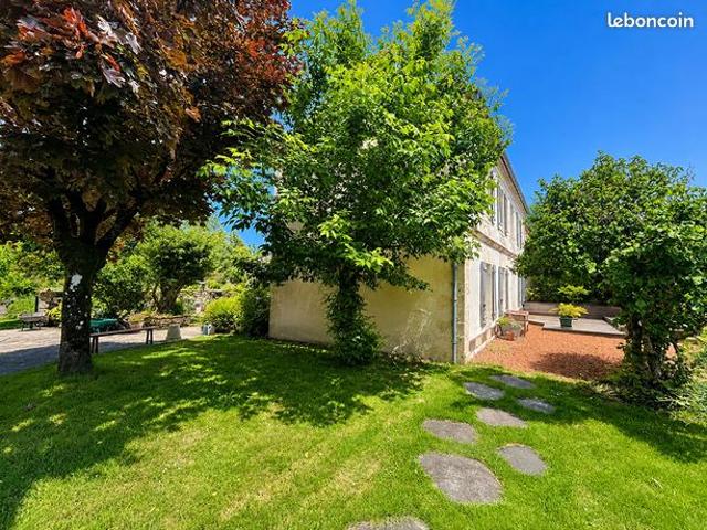 Maison 6 pièces 230 m²