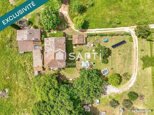 Maison 6 pièces 230 m²