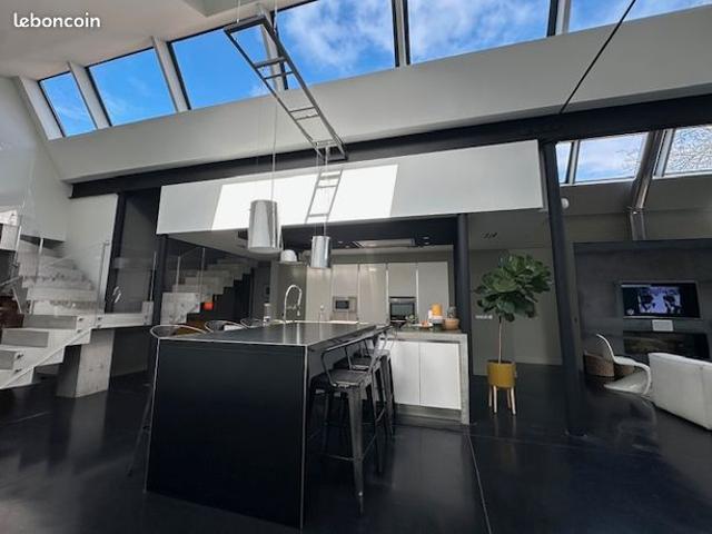 Maison 6 pièces 230 m²