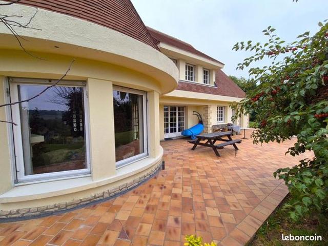 Maison 6 pièces 230 m²