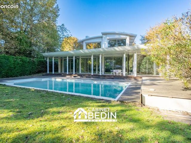 Maison 6 pièces 230 m²