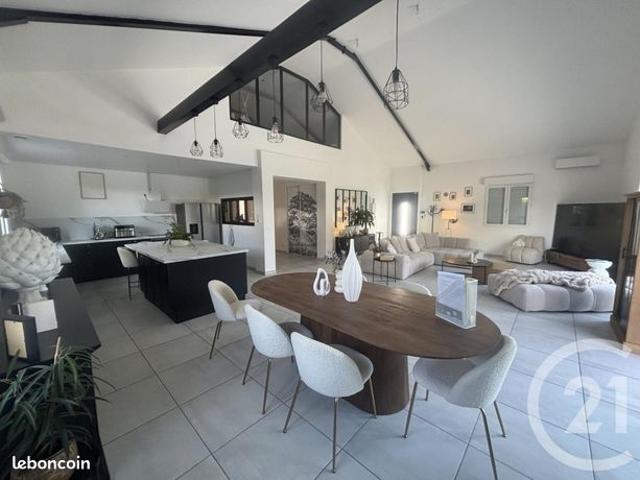 Maison 6 pièces 230 m²