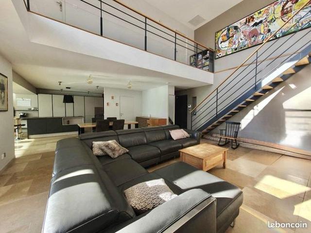 Maison 6 pièces 230 m²