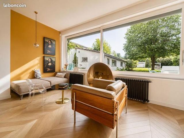 Maison 6 pièces 230 m²