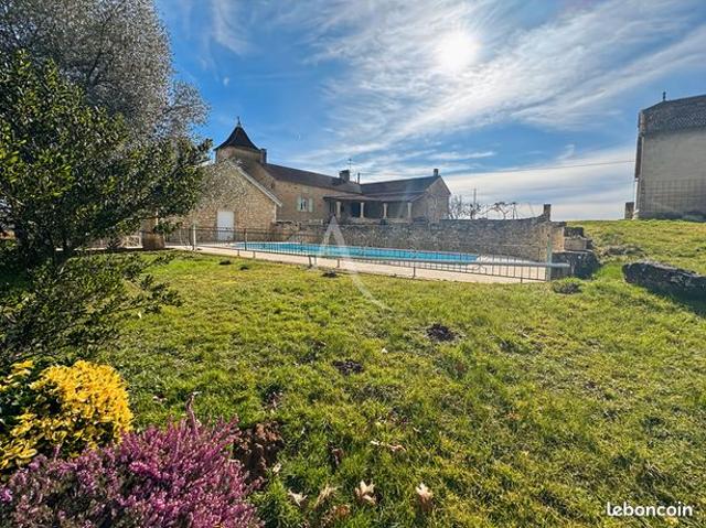 Maison 6 pièces 230 m²