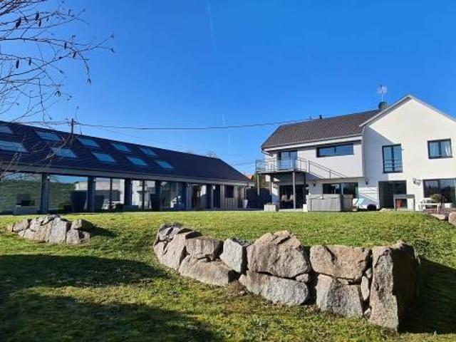 Maison 6 pièces 230 m²