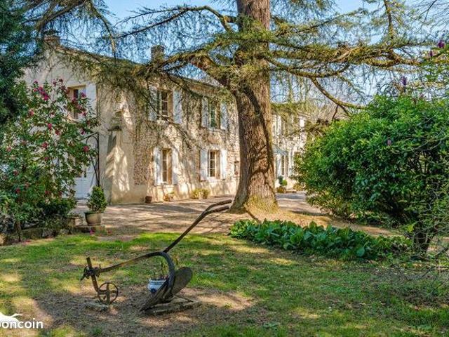 Maison 6 pièces 230 m²