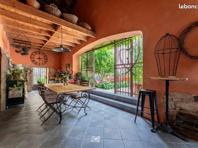 Maison 6 pièces 230 m²