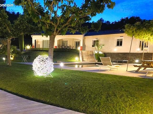 Maison 6 pièces 230 m²