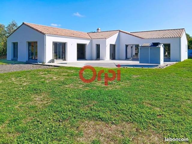 Maison 6 pièces 230 m²