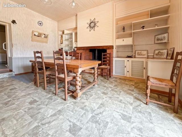 Maison 6 pièces 230 m²