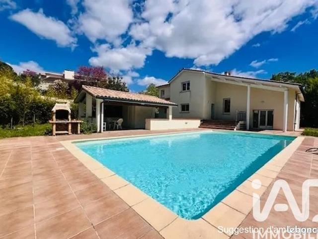 Maison 6 pièces 230 m²