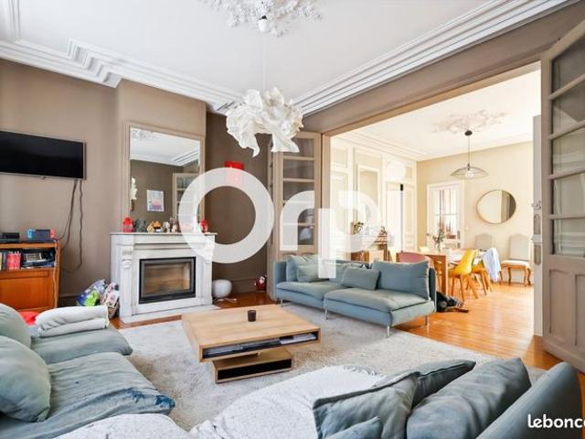 Maison 6 pièces 231 m²