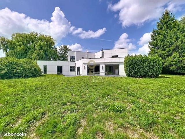 Maison 6 pièces 231 m²