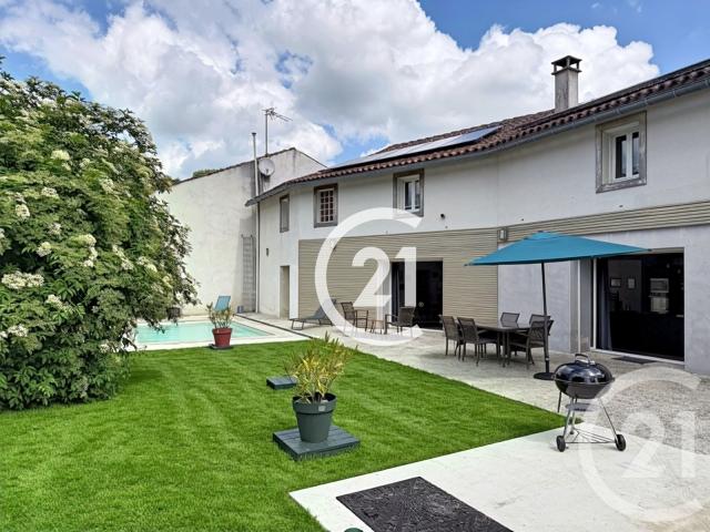 Maison 6 pièces 231 m²