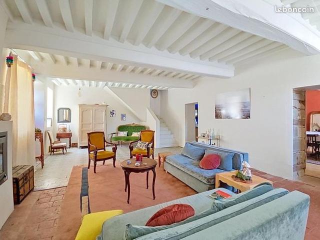 Maison 6 pièces 231 m²