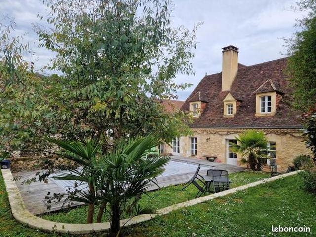 Maison 6 pièces 231 m²
