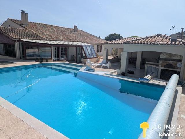 Maison 6 pièces 232 m²