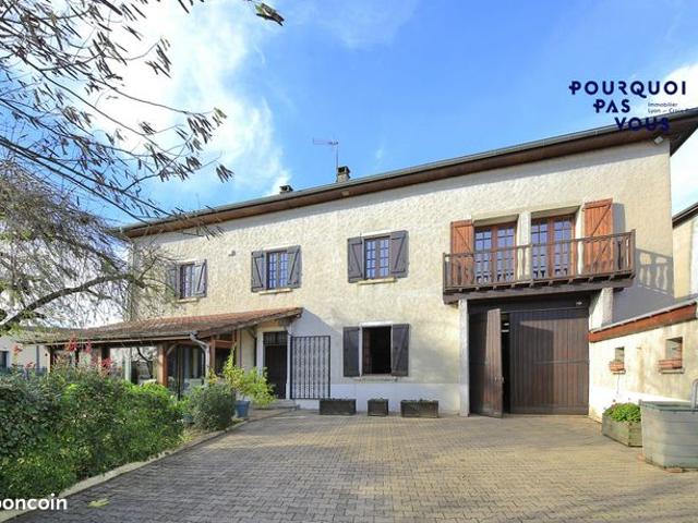 Maison 6 pièces 232 m²