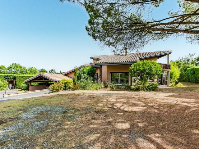 Maison 6 pièces 232 m²