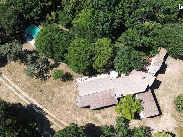 Maison 6 pièces 232 m²