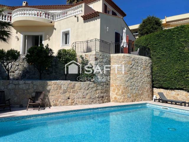 Maison 6 pièces 232 m²