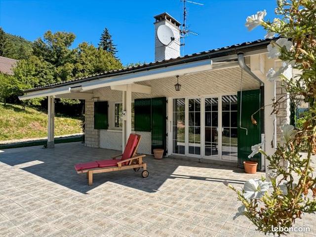 Maison 6 pièces 250 m²