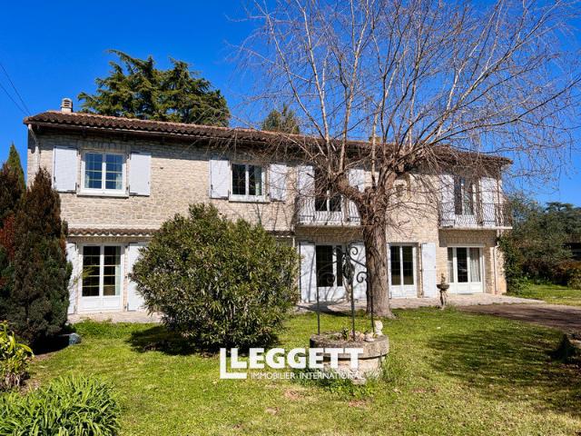 Maison 7 pièces 232 m²