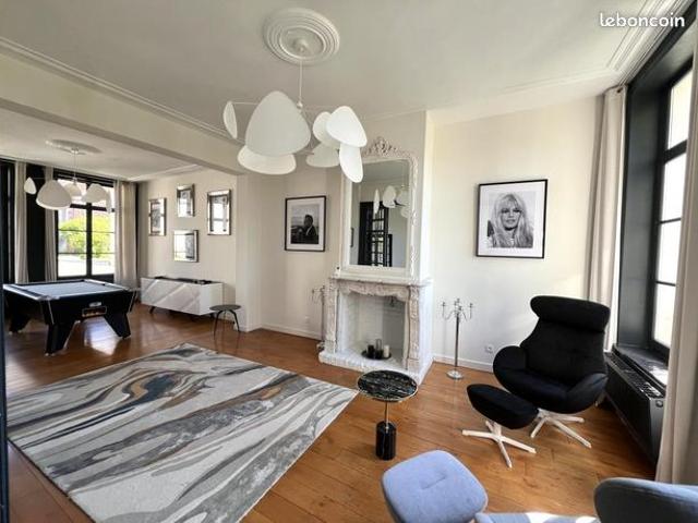 Maison 6 pièces 232 m²