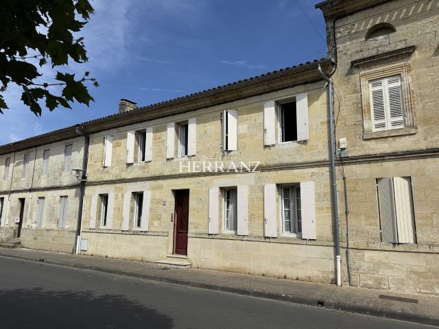 Maison 6 pièces 233 m²